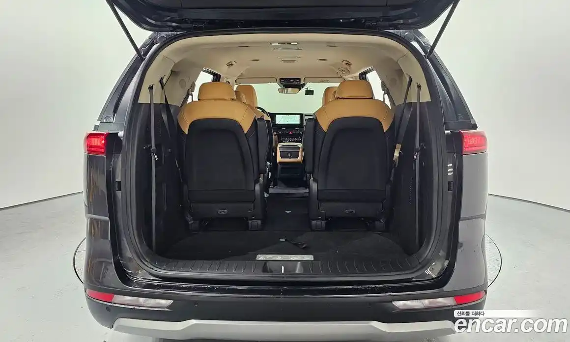 Kia Canival 2023 3.5 Автомат в Москве № 120525, фото 10