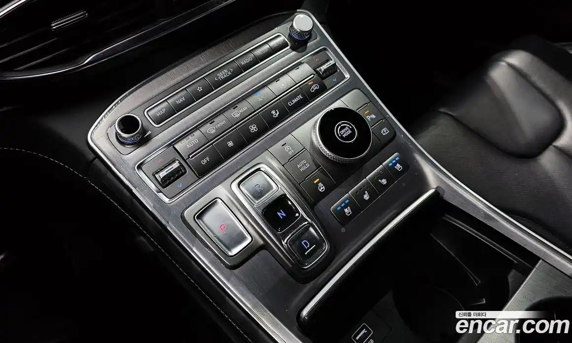 Hyundai Santa Fe 2021 2.2 Автомат в Москве № 123696, фото 4