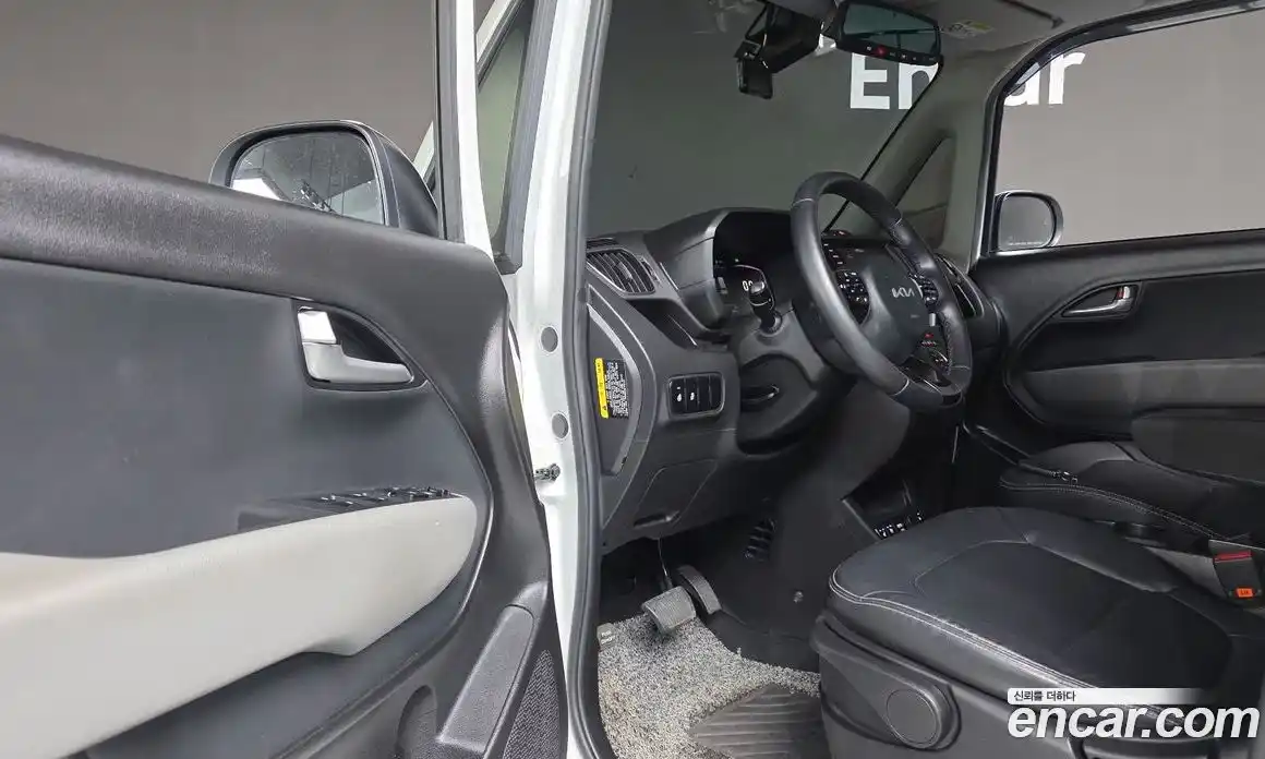 Kia Ray 2023 1.0 Автомат в Москве № 132663, фото 11