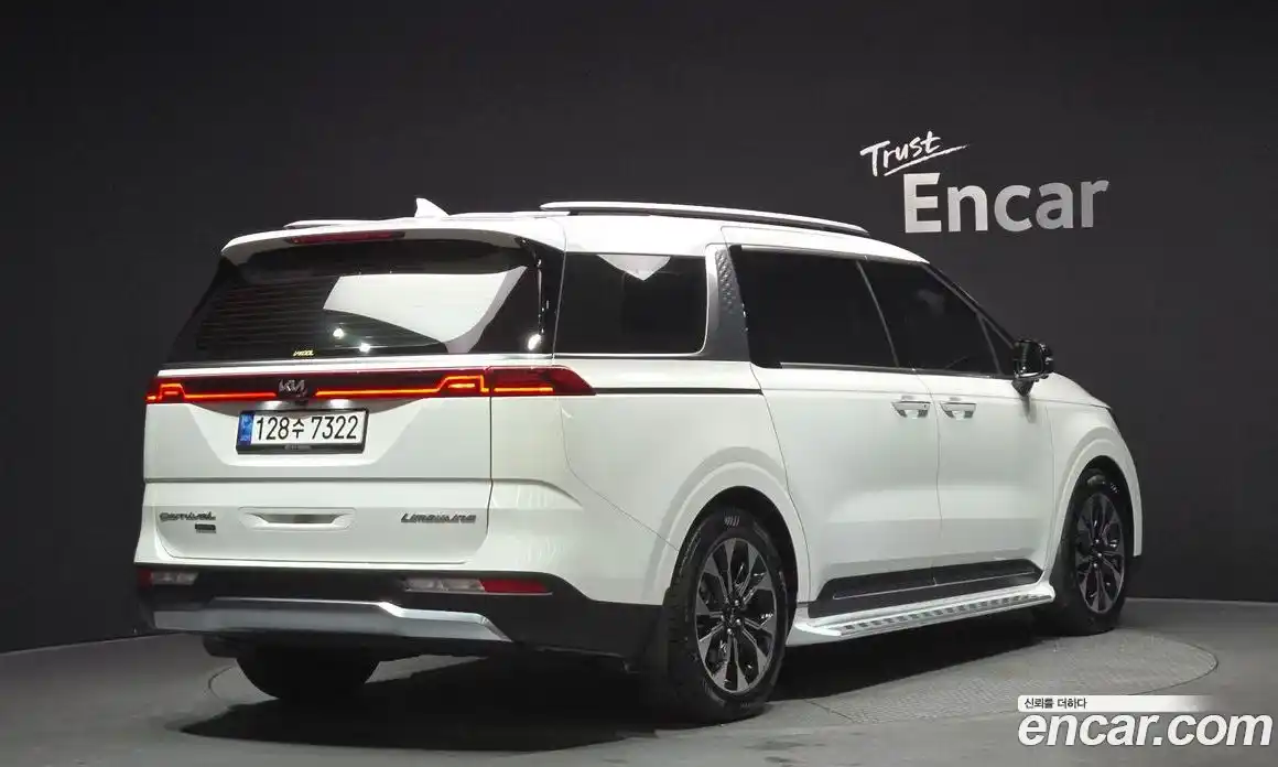 Kia Canival 2021 3.5 Автомат в Москве № 133051, фото 18