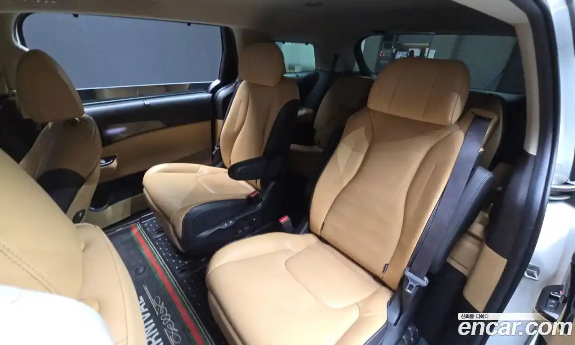 Kia Canival 2021 3.5 Автомат в Москве № 133051, фото 3