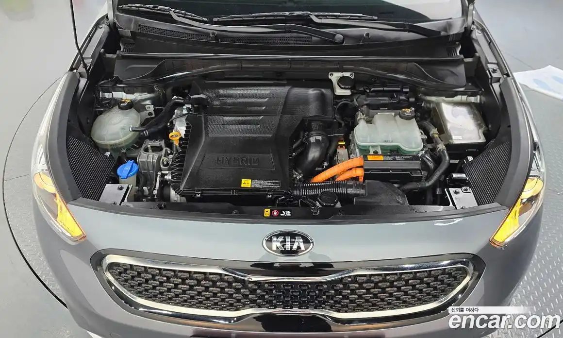 Kia Niro 2017 1.6 Автомат в Москве № 134166, фото 1