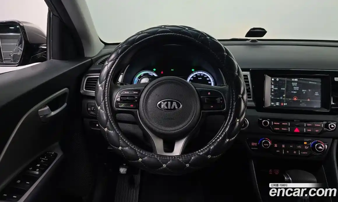 Kia Niro 2017 1.6 Автомат в Москве № 134166, фото 11