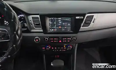 Kia Niro 2017 1.6 Автомат в Москве № 134166, миниатюра 12