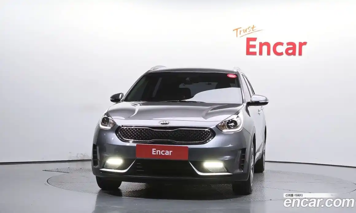 Kia Niro 2017 1.6 Автомат в Москве № 134166, фото 19