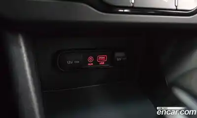 Kia Niro 2017 1.6 Автомат в Москве № 134166, миниатюра 2