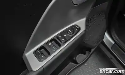 Kia Niro 2017 1.6 Автомат в Москве № 134166, миниатюра 4