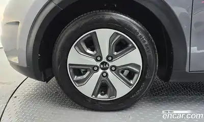 Kia Niro 2017 1.6 Автомат в Москве № 134166, миниатюра 9