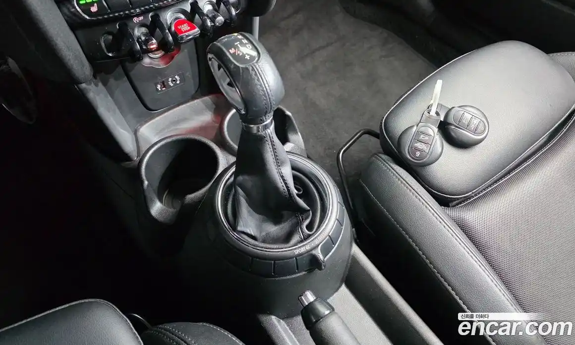 Mini Cooper 2015 1.5 Автомат в Москве № 135555, фото 9