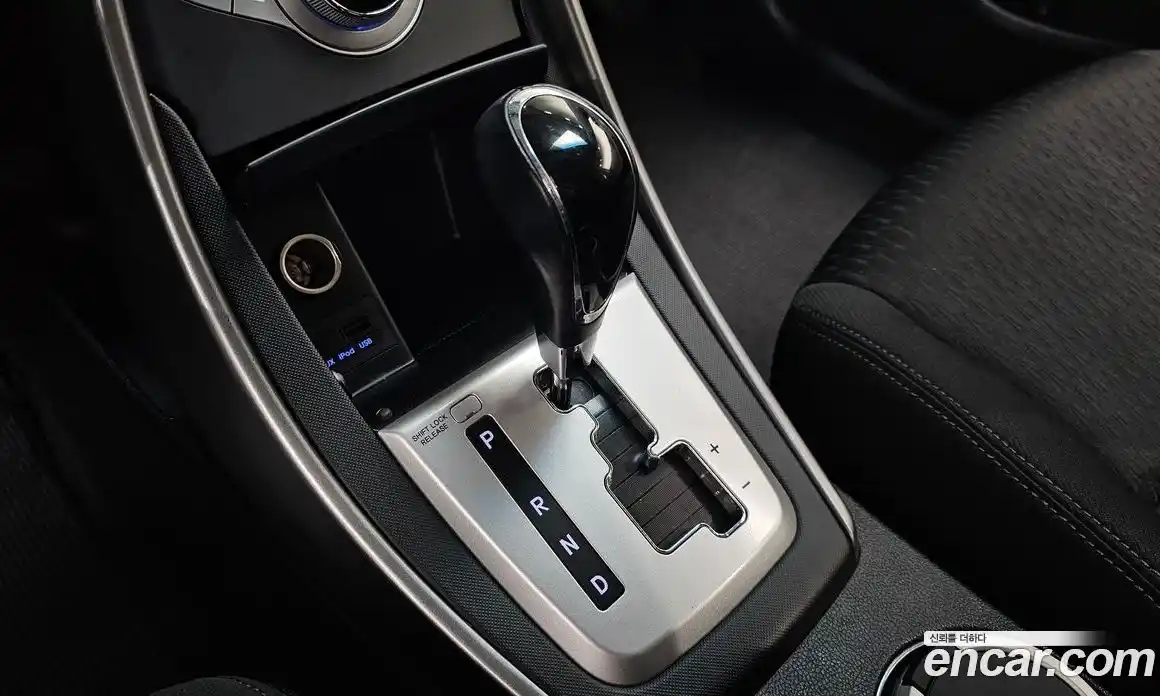 Hyundai Avante 2012 1.6 Автомат в Москве № 135596, фото 9