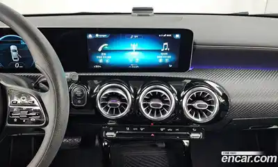 Mercedes-Benz A-Class 2020 2.0 Автомат в Москве № 137489, миниатюра 11