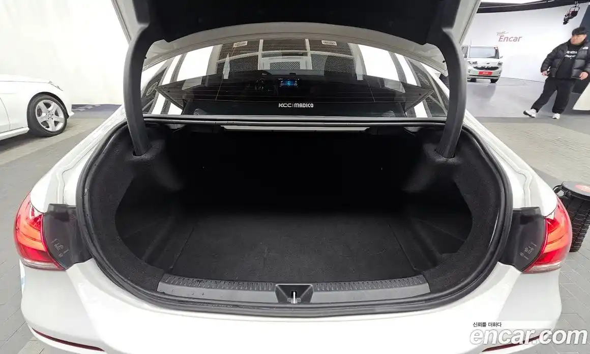 Mercedes-Benz A-Class 2020 2.0 Автомат в Москве № 137489, фото 14