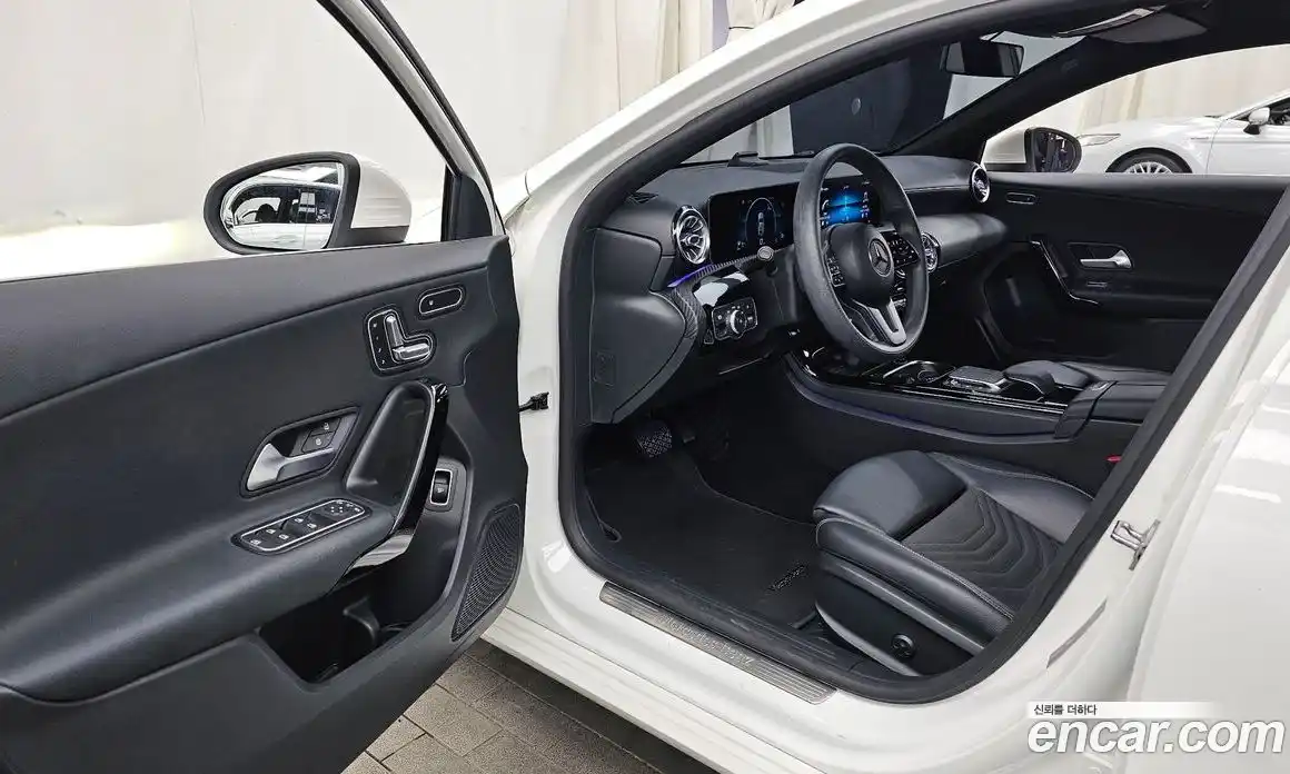 Mercedes-Benz A-Class 2020 2.0 Автомат в Москве № 137489, фото 17