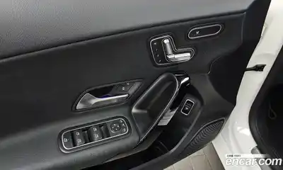 Mercedes-Benz A-Class 2020 2.0 Автомат в Москве № 137489, миниатюра 8