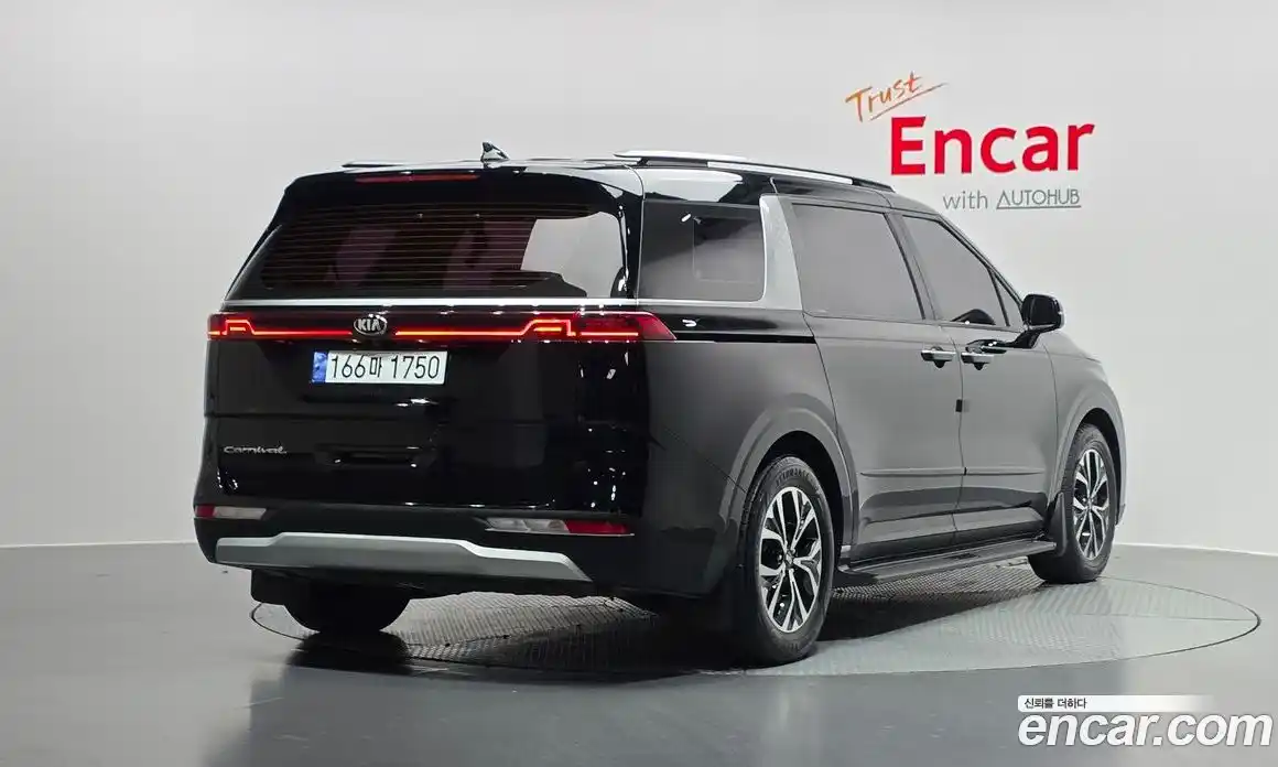 Kia Canival 2021 2.2 Автомат в Москве № 13981, фото 17