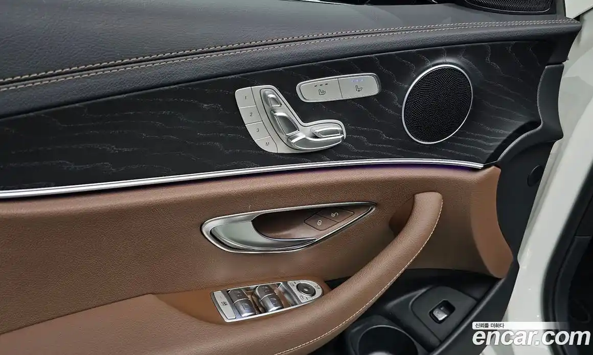 Mercedes-Benz E-Class 2023 2.0 Автомат в Москве № 142086, фото 18