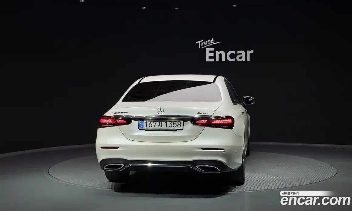 Mercedes-Benz E-Class 2023 2.0 Автомат в Москве № 142086, фото 4