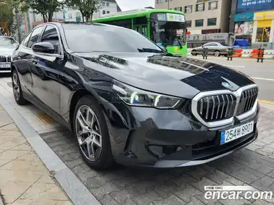 BMW 5-Series 2025 2.0 Автомат в Москве № 153136, миниатюра 2
