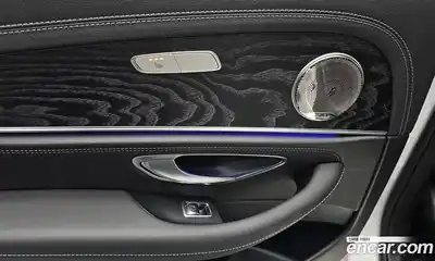 Mercedes-Benz E-Class 2021 1.9 Автомат в Москве № 160710, миниатюра 3