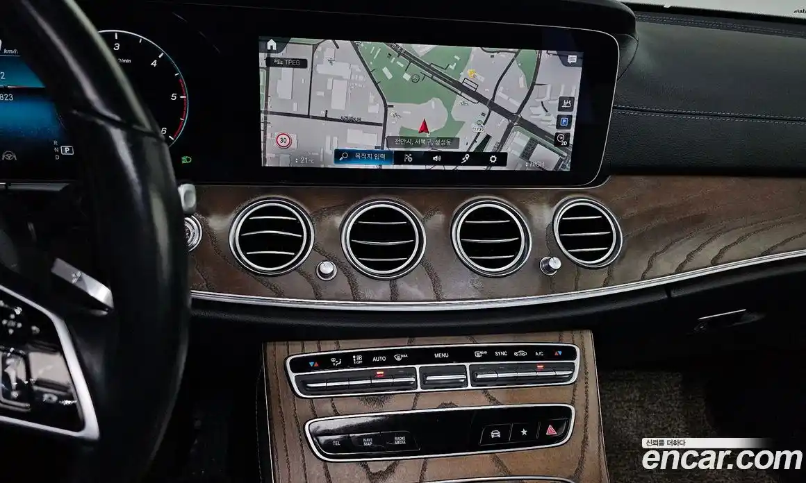 Mercedes-Benz E-Class 2022 1.9 Автомат в Москве № 161262, фото 15