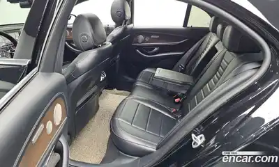 Mercedes-Benz E-Class 2022 1.9 Автомат в Москве № 161262, миниатюра 2