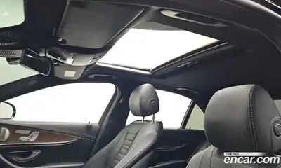 Mercedes-Benz E-Class 2022 1.9 Автомат в Москве № 161262, миниатюра 9