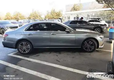 Mercedes-Benz E-Class 2022 2.0 Автомат в Москве № 162120, миниатюра 11