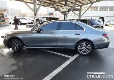 Mercedes-Benz E-Class 2022 2.0 Автомат в Москве № 162120, миниатюра 5