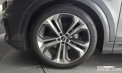 Audi Q8 2025 3.0 Автомат в Москве № 162304, миниатюра 5