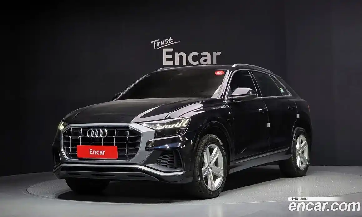 Audi Q8 2021 3.0 Автомат в Москве № 163647, фото 1