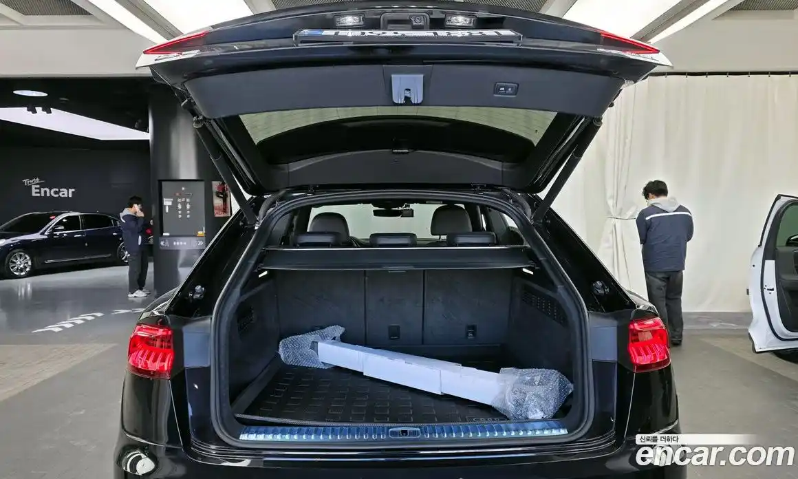 Audi Q8 2021 3.0 Автомат в Москве № 163647, фото 20