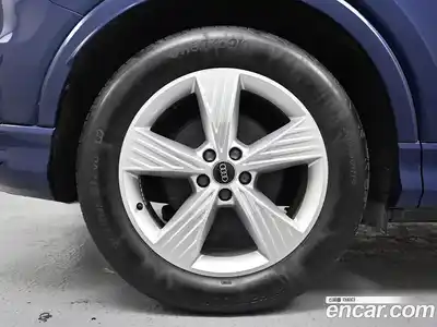 Audi Q4 e-tron 2023 1.0 Автомат в Москве № 163924, миниатюра 5