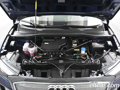 Audi Q4 e-tron 2023 1.0 Автомат в Москве № 163924, миниатюра 6