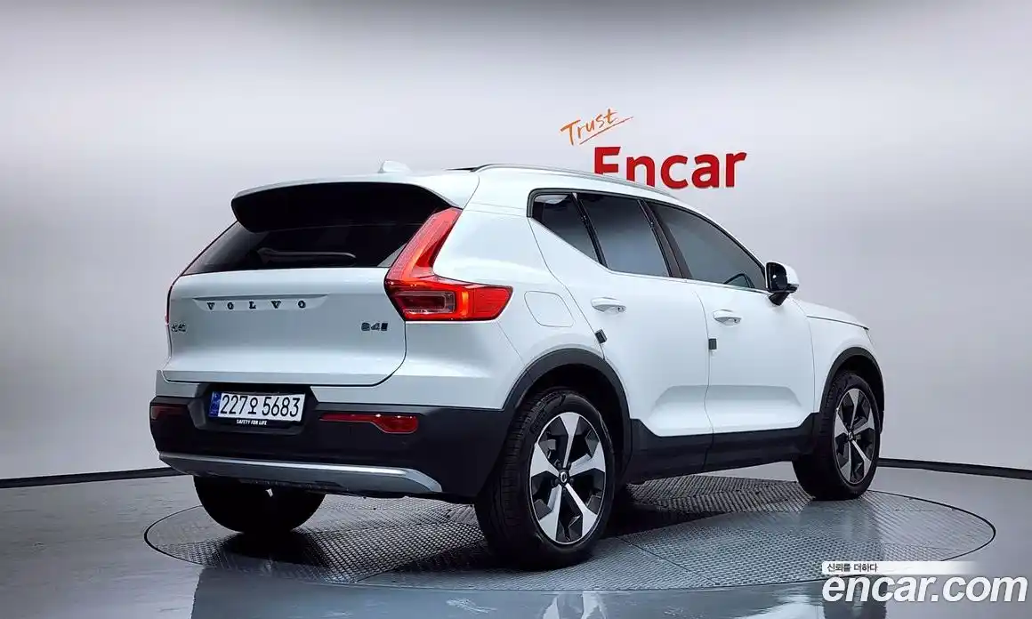 Volvo XC40 2023 2.0 Автомат в Москве № 164186, фото 12