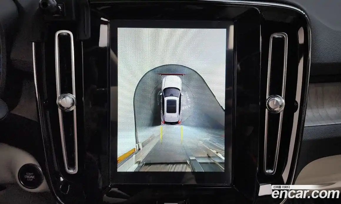 Volvo XC40 2023 2.0 Автомат в Москве № 164186, фото 16