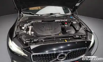 Volvo V60 2021 2.0 Автомат в Москве № 164344, миниатюра 3