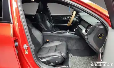 Volvo S60 2022 2.0 Автомат в Москве № 164357, миниатюра 3