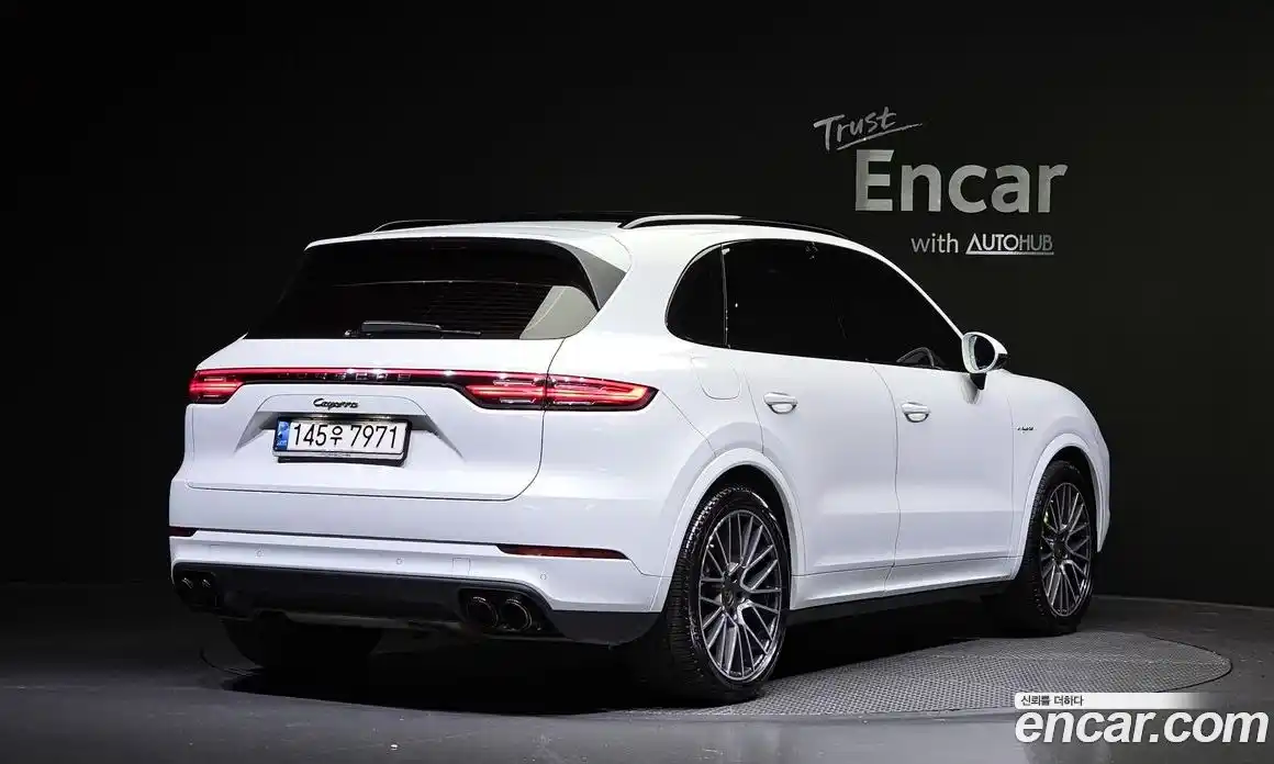 Porsche Cayenne 2020 3.0 Автомат в Москве № 165448, фото 2