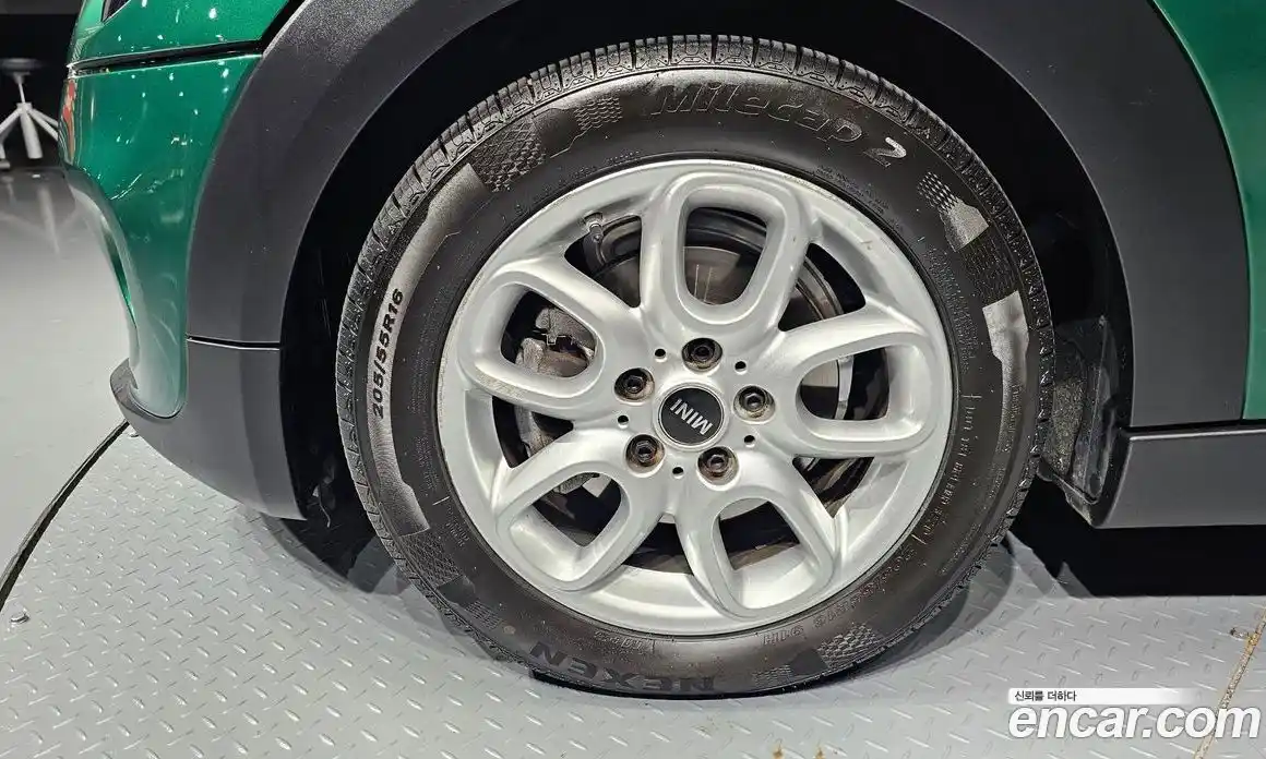 Mini Cooper 2020 1.5 Автомат в Москве № 166936, фото 14