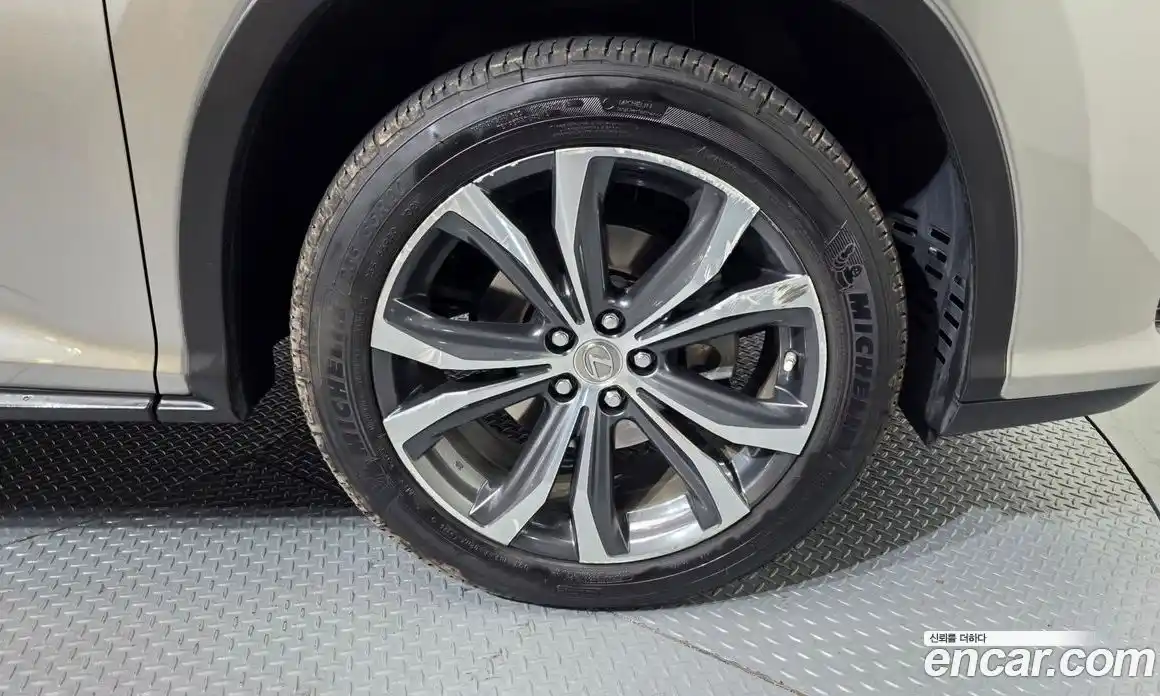 Lexus RX 2017 3.5 Автомат в Москве № 168194, фото 7