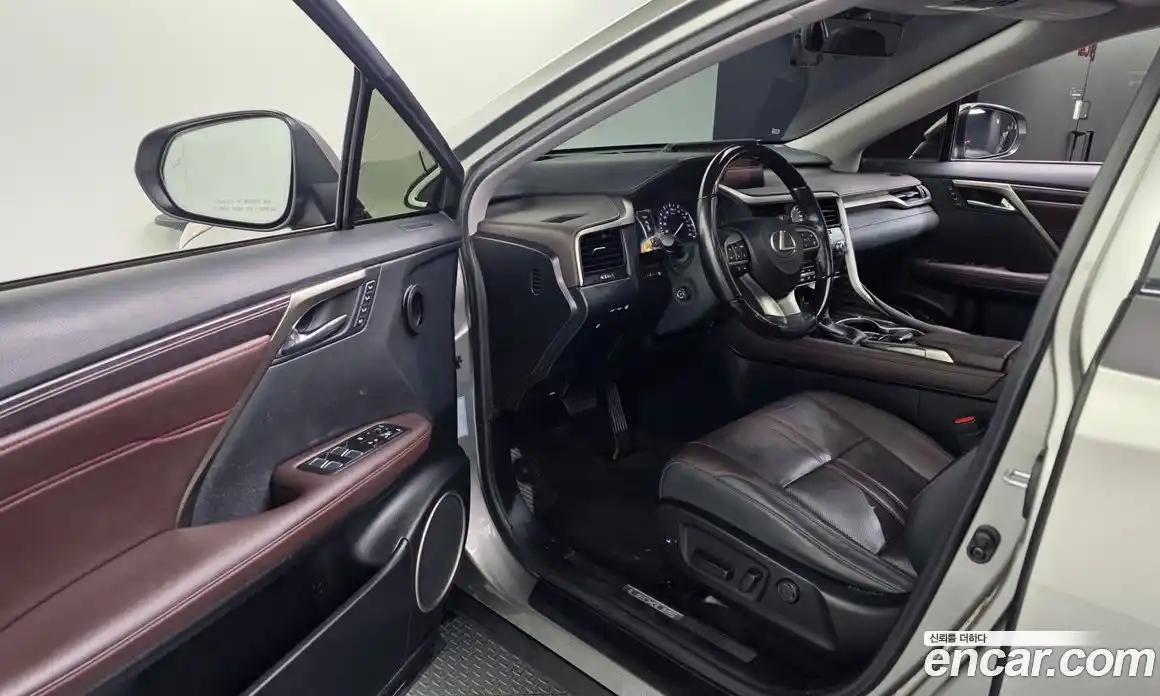 Lexus RX 2017 3.5 Автомат в Москве № 168194, фото 8