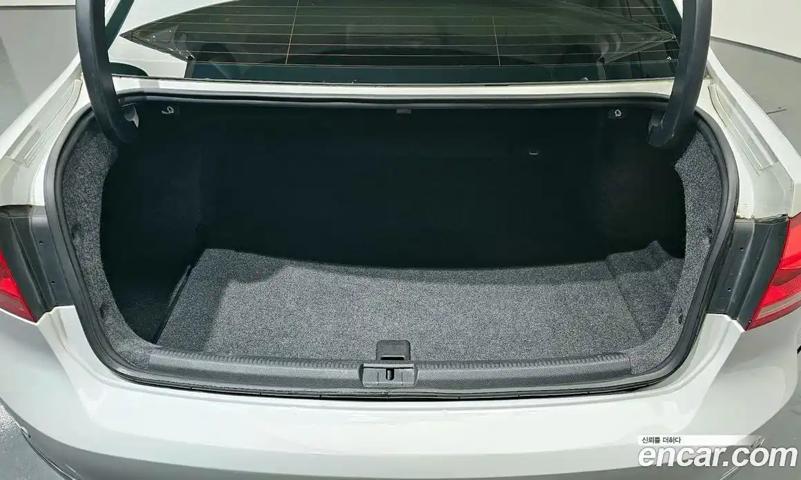 Volkswagen Passat 2013 2.5 Автомат в Москве № 168884, фото 7