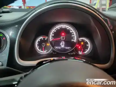 Volkswagen Beatle 2015 2.0 Автомат в Москве № 169283, миниатюра 8