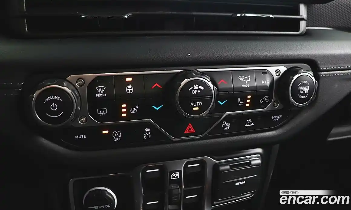 Jeep Wrangler 2024 2.0 Автомат в Москве № 169935, фото 9