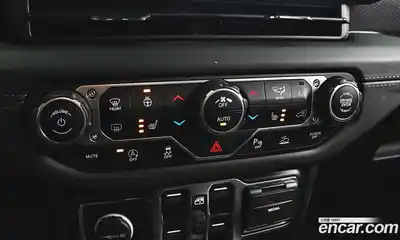 Jeep Wrangler 2024 2.0 Автомат в Москве № 169935, миниатюра 9