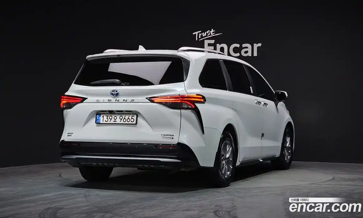 Toyota Sienna 2024 2.5 Автомат в Москве № 170260, фото 20