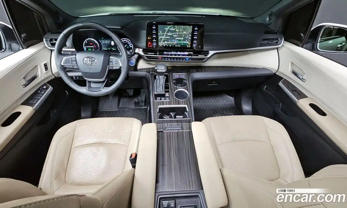 Toyota Sienna 2024 2.5 Автомат в Москве № 170260, фото 10