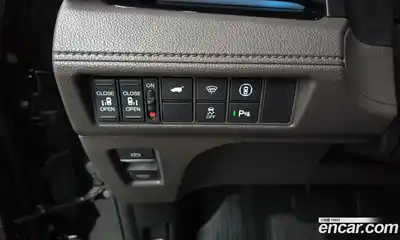 Honda Odyssey 2023 3.5 Автомат в Москве № 170436, миниатюра 5