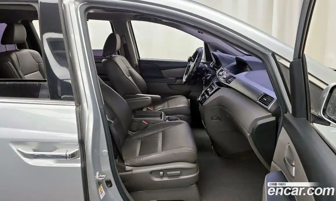 Honda Odyssey 2013 3.5 Автомат в Москве № 170684, фото 11