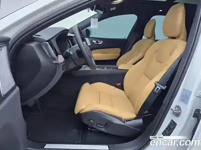 Volvo XC60 2025 2.0 Автомат в Москве № 177029, миниатюра 10